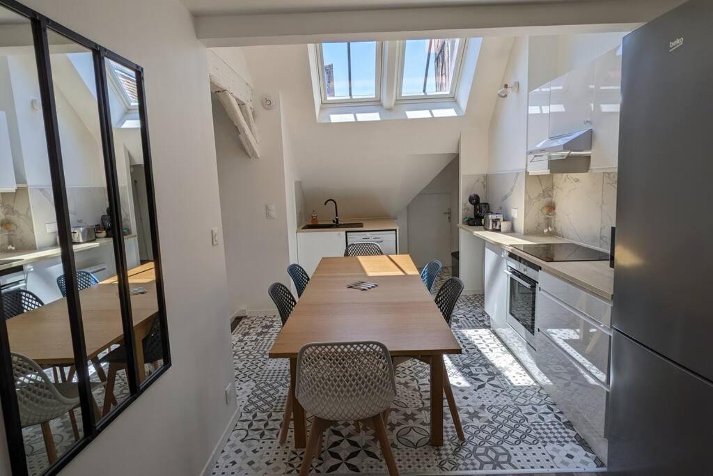 3 Appartements Premium Au Pied De La Cathedrale - Hypercentre Sens Esterno foto